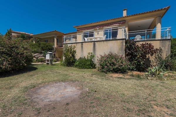Foto van Ruime villa met zwembad - Vakantiehuis in St Andrea D'orcino - ExteriorSummer