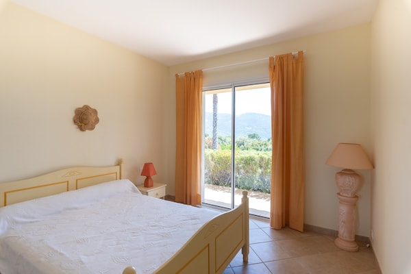 Foto van Ruime villa met zwembad - Vakantiehuis in St Andrea D'orcino - BedRoom