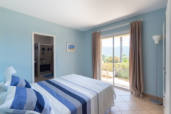 Foto van Ruime villa met zwembad - Vakantiehuis in St Andrea D'orcino - BedRoom