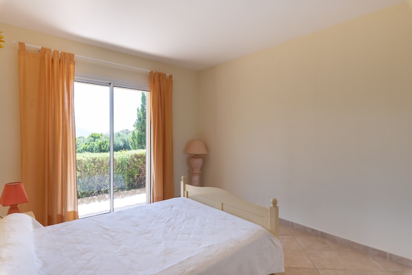 Foto van Ruime villa met zwembad - Vakantiehuis in St Andrea D'orcino - BedRoom