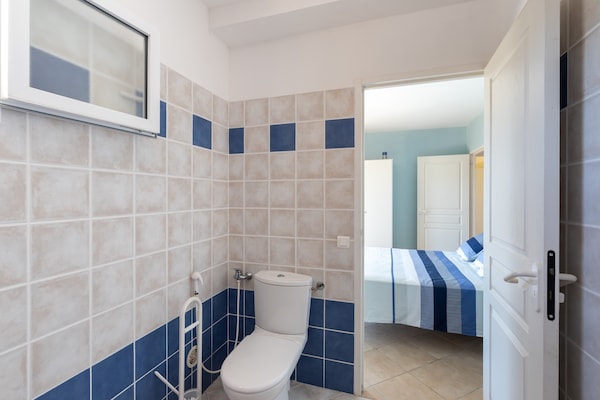 Foto van Ruime villa met zwembad - Vakantiehuis in St Andrea D'orcino - BathRoom