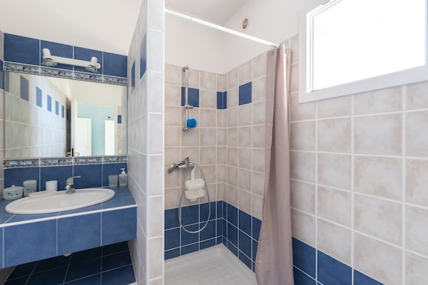Foto van Ruime villa met zwembad - Vakantiehuis in St Andrea D'orcino - BathRoom