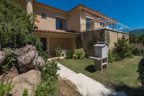 Foto van Ruime villa met zwembad - Vakantiehuis in St Andrea D'orcino - ExteriorSummer