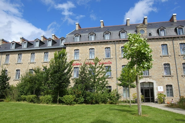 Foto van 2-kamerappartement in Dinan voor 4 personen - Vakantiehuis in Dinan - ExteriorSummer