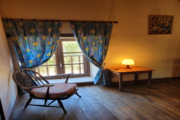Foto van Authentieke gîte met terras en gedeeld zwembad. - Vakantiehuis in Saint-Saud-Lacoussière - BedRoom