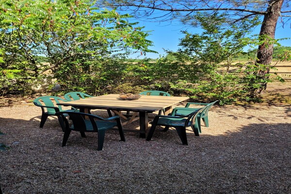 Foto van Authentieke gîte met terras en gedeeld zwembad. - Vakantiehuis in Saint-Saud-Lacoussière - GardenSummer