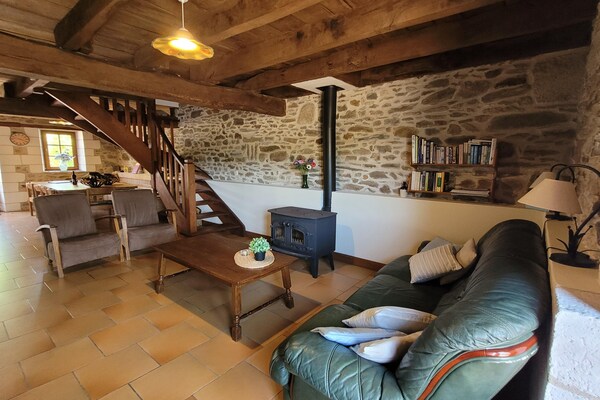 Foto van Authentieke, ruime gîte voor 10 personen - Vakantiehuis in Saint-Saud-Lacoussière - LivingRoom
