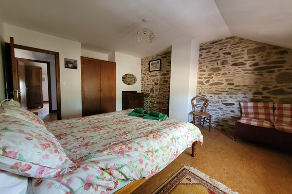 Foto van Authentieke, ruime gîte voor 10 personen - Vakantiehuis in Saint-Saud-Lacoussière - BedRoom