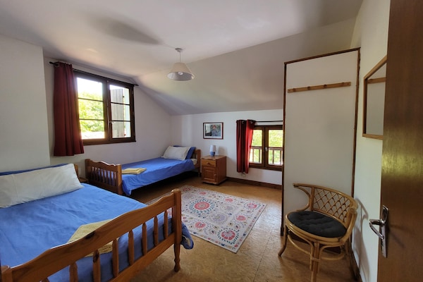 Foto van Authentieke, ruime gîte voor 10 personen - Vakantiehuis in Saint-Saud-Lacoussière - BedRoom