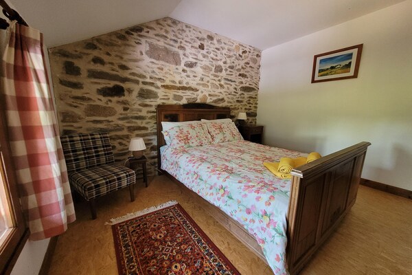 Foto van Authentieke, ruime gîte voor 10 personen - Vakantiehuis in Saint-Saud-Lacoussière - BedRoom