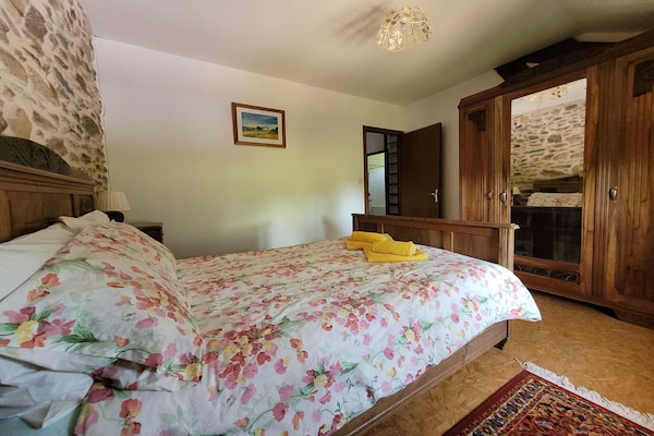 Foto van Authentieke, ruime gîte voor 10 personen - Vakantiehuis in Saint-Saud-Lacoussière - BedRoom