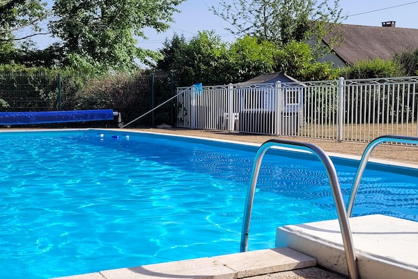 Foto van Authentieke, ruime gîte voor 10 personen - Vakantiehuis in Saint-Saud-Lacoussière - PoolOfHouse