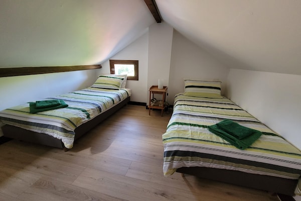 Foto van Authentieke, ruime gîte voor 10 personen - Vakantiehuis in Saint-Saud-Lacoussière - BedRoom