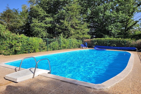 Foto van Authentieke, ruime gîte voor 10 personen - Vakantiehuis in Saint-Saud-Lacoussière - PoolOfHouse