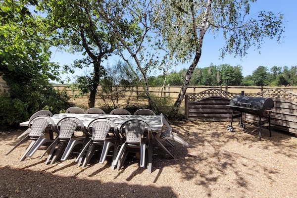 Foto van Authentieke, ruime gîte voor 10 personen - Vakantiehuis in Saint-Saud-Lacoussière - GardenSummer