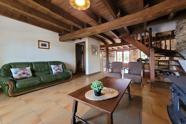 Foto van Authentieke, ruime gîte voor 10 personen - Vakantiehuis in Saint-Saud-Lacoussière - LivingRoom