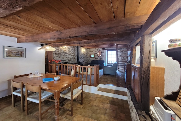 Foto van Authentiek landgoed in de Dordogne met zwembad. - Vakantiehuis in Saint-Saud-Lacoussière - LivingRoom