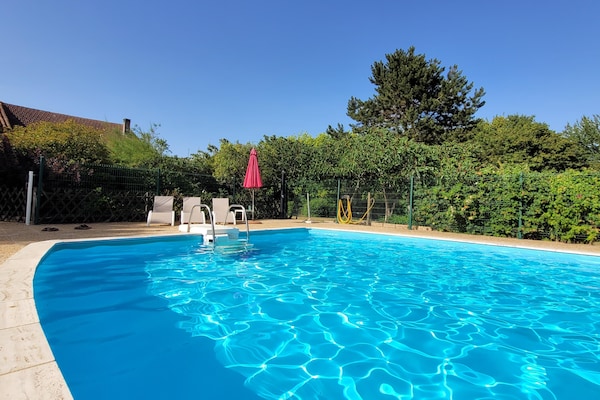 Foto van Authentiek landgoed in de Dordogne met zwembad. - Vakantiehuis in Saint-Saud-Lacoussière - PoolOfHouse