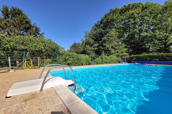 Foto van Authentiek landgoed in de Dordogne met zwembad. - Vakantiehuis in Saint-Saud-Lacoussière - PoolOfHouse