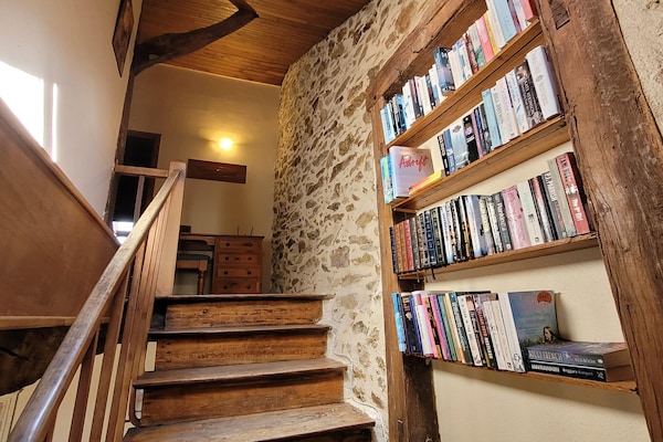 Foto van Authentiek landgoed in de Dordogne met zwembad. - Vakantiehuis in Saint-Saud-Lacoussière - Stairs