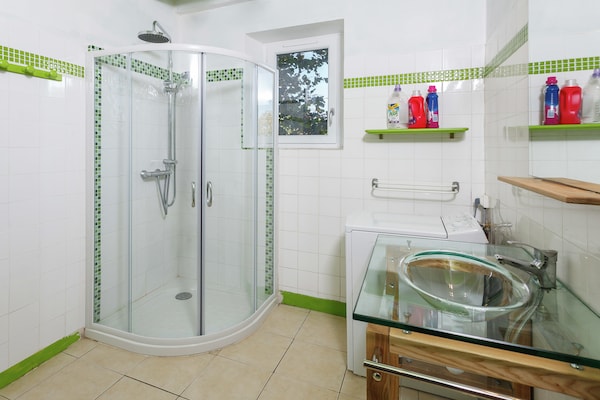 Foto van Dordogne Familie Haven - Vakantiehuis in Prats-Du-Périgord - BathRoom