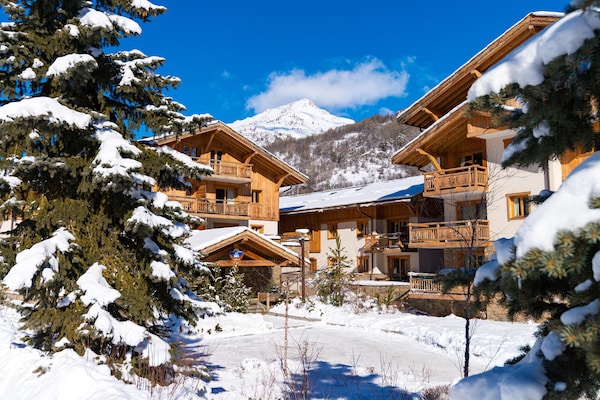 Foto van Bergvakantiehuis met verwarmd zwembad - Vakantiehuis in CHANTEMERLE - ExteriorWinter