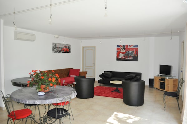 Foto van Villa in Lédenon met privézwembad - Vakantiehuis in Lédenon - LivingRoom