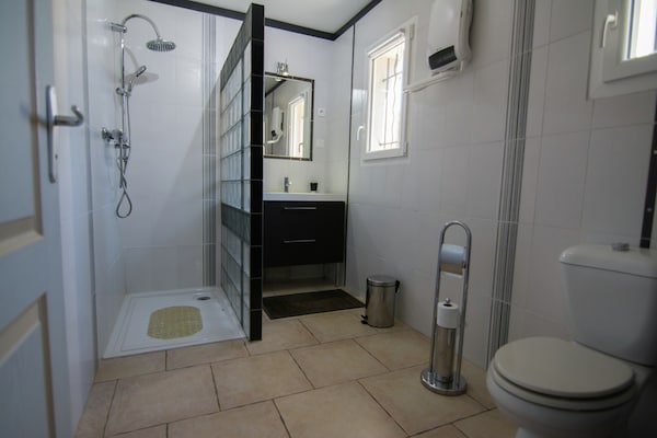 Foto van Villa in Lédenon met privézwembad - Vakantiehuis in Lédenon - BathRoom