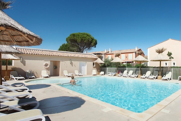 Foto van Modern verblijf met zwembad en terras - Vakantiehuis in AIGUES MORTES - PoolOfHouse