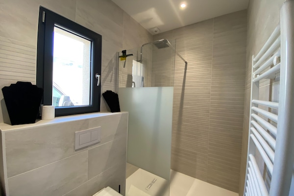 Foto van Huis in Margaux met Zoutwaterzwembad & Wijn - Vakantiehuis in Margaux - BathRoom