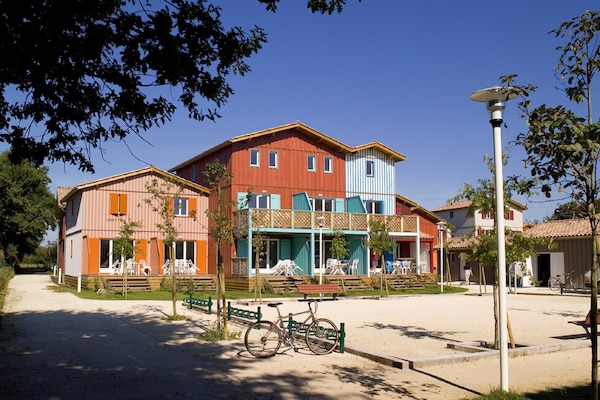 Foto van Hutretraite met gedeeld zwembad - Vakantiehuis in Le Teich - ExteriorSummer