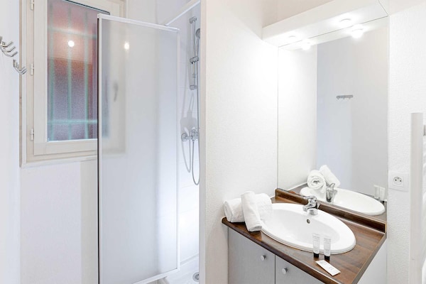 Foto van Hutretraite met gedeeld zwembad - Vakantiehuis in Le Teich - BathRoom