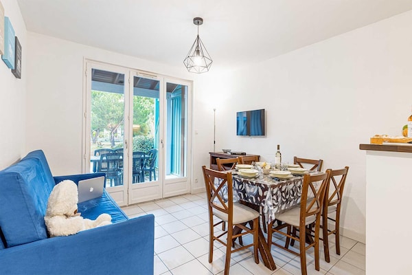 Foto van Hutretraite met gedeeld zwembad - Vakantiehuis in Le Teich - LivingRoom