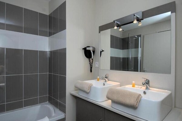 Foto van Cabine met 2 kamers 6 personen - Vakantiehuis in LE CAP D AGDE - 