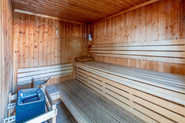 Foto van Bosverblijf voor 4 personen aan het meer - Vakantiehuis in Parentis-en-Born - Wellness