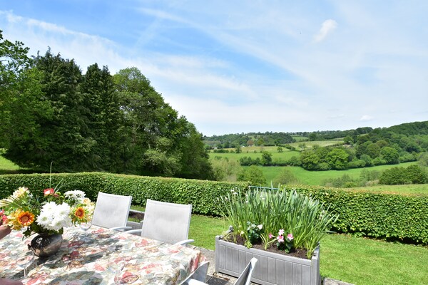 Foto van Verblijf op het Normandische platteland - Vakantiehuis in Gavray-sur-Sienne - TerraceBalcony