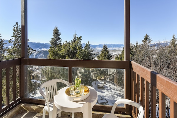 Foto van Premium Cerdagne-appartement voor 6 personen - Vakantiehuis in Font Romeu Ermitage - TerraceBalcony