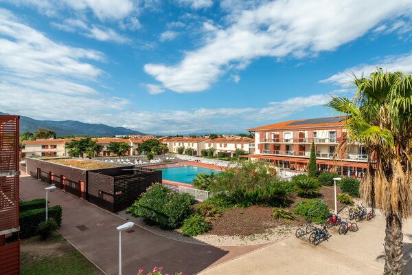Foto van Argelès-sur-Mer Studio met zwembad - Vakantiehuis in Argeles-sur-mer - ExteriorSummer