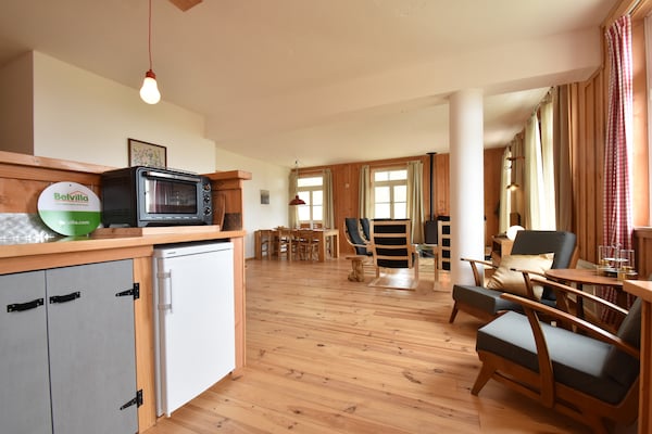 Foto van Landhuis in Cuzy met zwembad en uitzicht - Vakantiehuis in Cuzy - LivingRoom