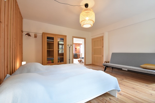 Foto van Landhuis in Cuzy met zwembad en uitzicht - Vakantiehuis in Cuzy - BedRoom