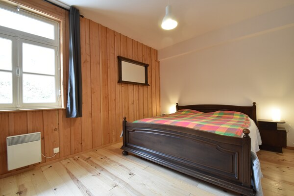 Foto van Landhuis in Cuzy met zwembad en uitzicht - Vakantiehuis in Cuzy - BedRoom