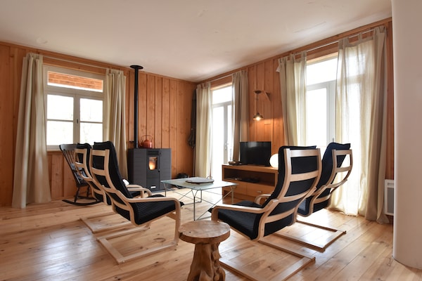 Foto van Landhuis in Cuzy met zwembad en uitzicht - Vakantiehuis in Cuzy - LivingRoom