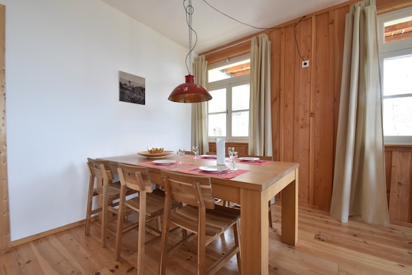Foto van Landhuis in Cuzy met zwembad en uitzicht - Vakantiehuis in Cuzy - DiningRoom