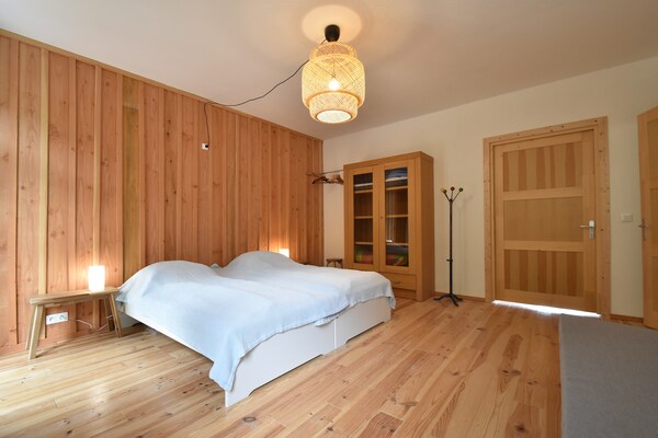 Foto van Landhuis in Cuzy met zwembad en uitzicht - Vakantiehuis in Cuzy - BedRoom
