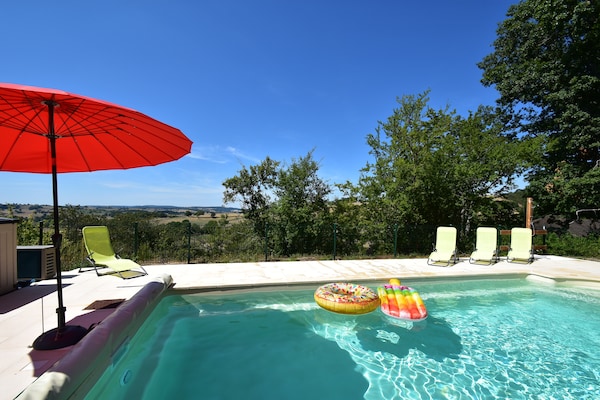 Foto van Landhuis in Cuzy met zwembad en uitzicht - Vakantiehuis in Cuzy - PoolOfHouse