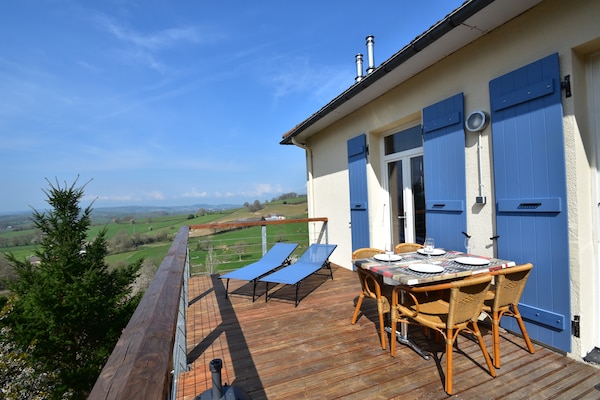 Foto van Landhuis in Cuzy met Zwembad - Vakantiehuis in Cuzy - ExteriorSummer