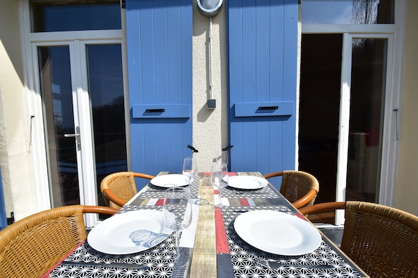 Foto van Landhuis in Cuzy met Zwembad - Vakantiehuis in Cuzy - TerraceBalcony