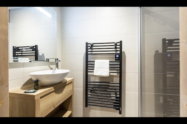 Foto van Appartement in Samoëns met Spa en Zwembad - Vakantiehuis in Samoëns - BathRoom