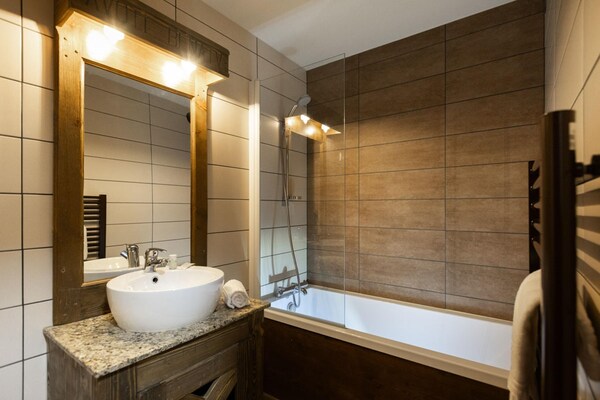 Foto van Appartement in Franse Alpen, Savoyaardse stijl - Vakantiehuis in Val Thorens - BathRoom