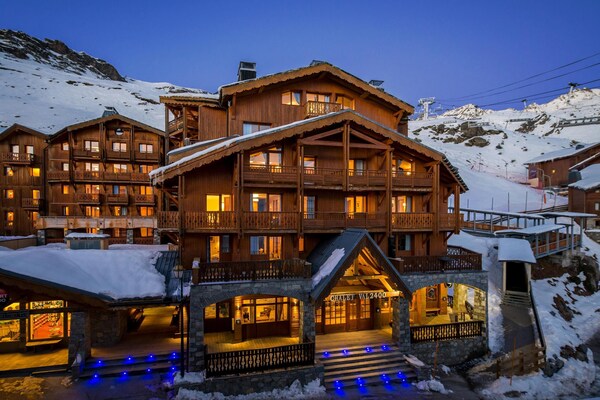 Foto van Appartement in Franse Alpen, Savoyaardse stijl - Vakantiehuis in Val Thorens - ExteriorWinter